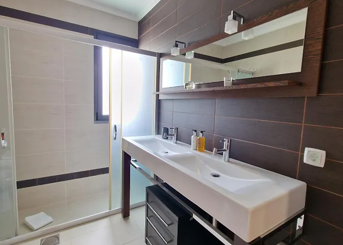 Capela's House By Lovelystay *