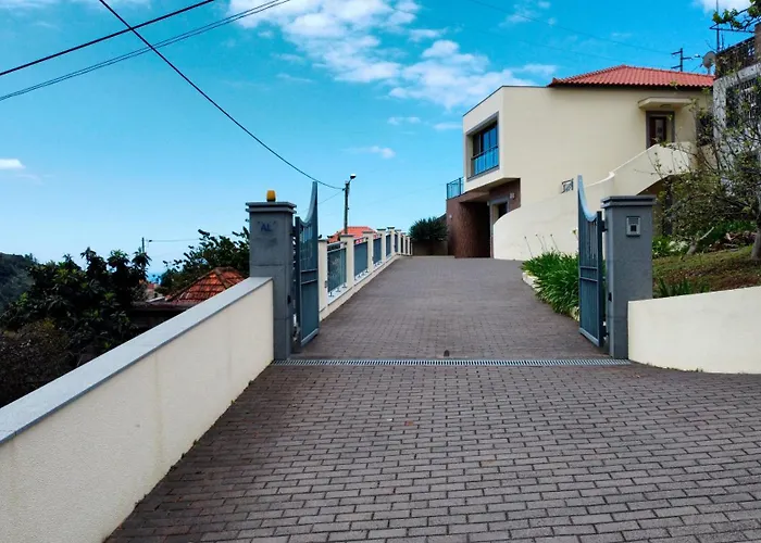 Capela's House By Lovelystay *